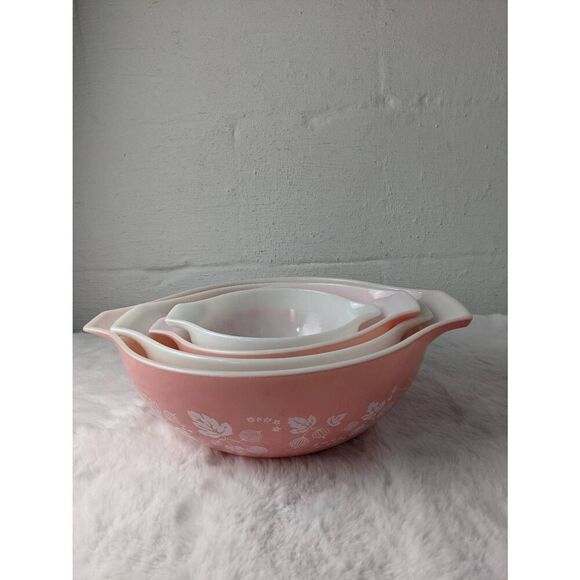Pyrex Other - Pyrex Pink Gooseberry Cinderella Set of 4 Vintage Mixing Bowls # 441 442 443 444